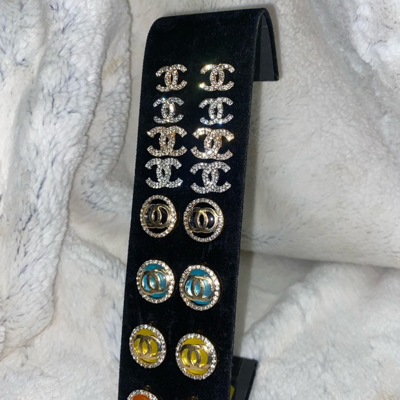 Fashion earrings. - Picture 3 of 5